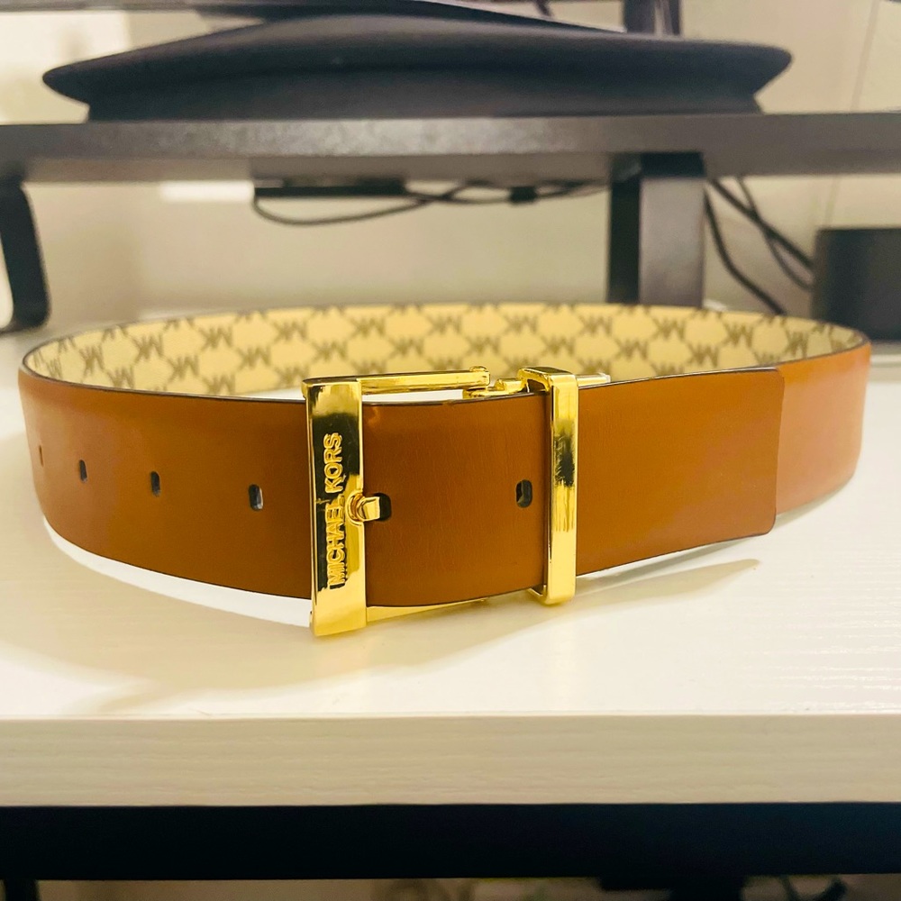 $70 Michael Kors MK Logo Leather Belt Size S
